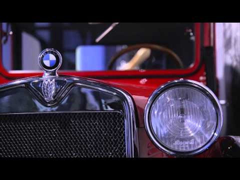 A Night at the BMW Museum - BMW 3/15PS (1930) and BMW RS 255 (1938) | AutoMotoTV