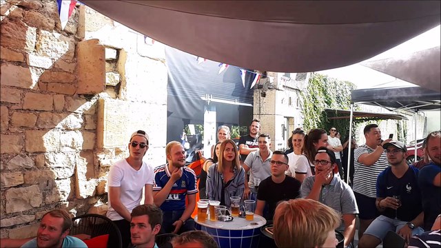 Ambiance au Paddock à Bar-le-Duc après le 2ème but des Bleus face à l'Uruguay