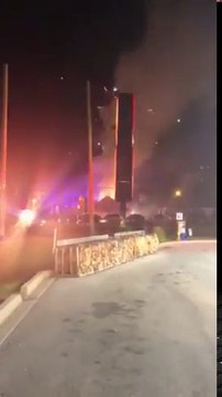 Embrasement d'un abri à feux d'artifices !