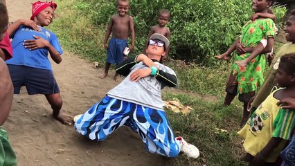 Démo de Danse Hip Hop dans un village en Afrique !