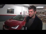 Jaime Alguersuari drives the new SEAT Ibiza to discover the rhythm of a night in Barcelona
