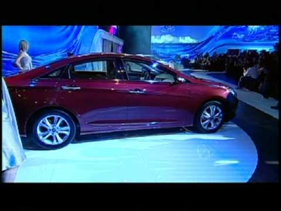 2009 LA Auto Show - 2011 Hyundai Sonata Reveal part 1