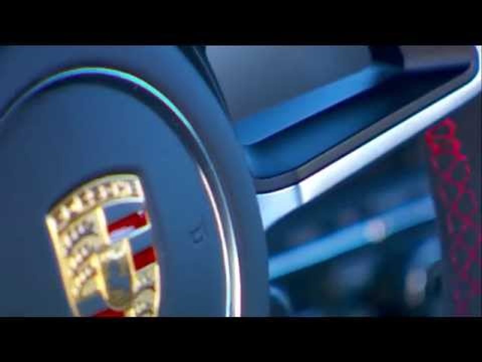 Porsche Cayman GT4 Interior in Carrara White Metallic | AutoMotoTV