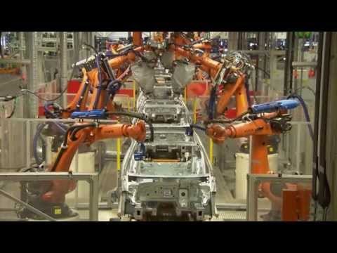 Volkswagen Golf Variant - Production Body Shop | AutoMotoTV