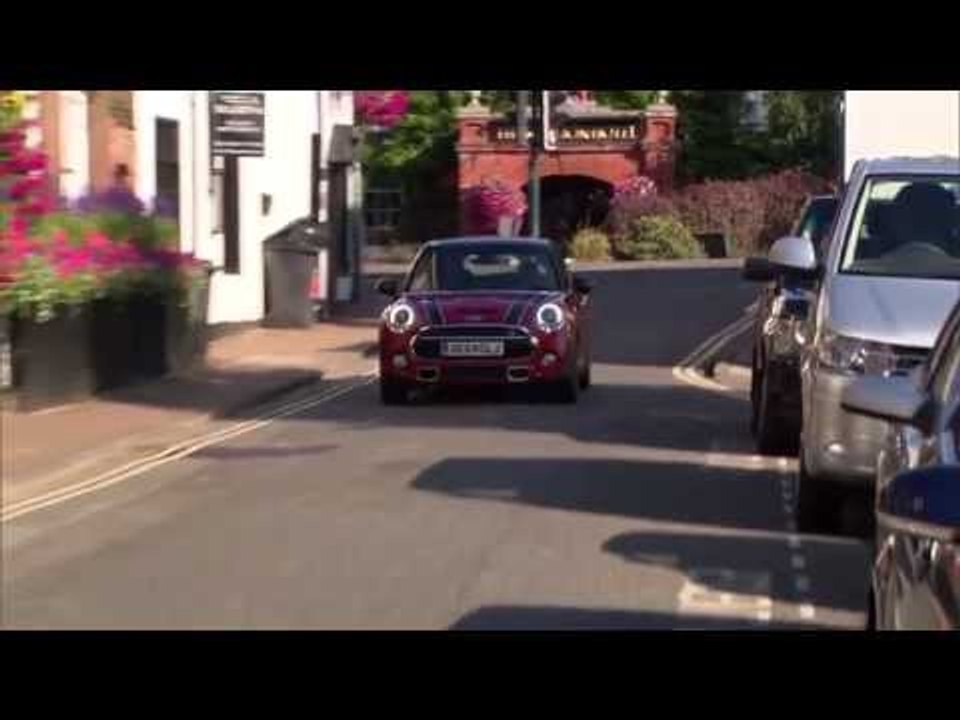 MINI Automobiles MINI Cooper S 5 door | AutoMotoTV