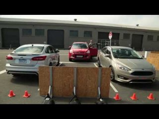 Ford Remote Parking Feature Story | AutoMotoTV