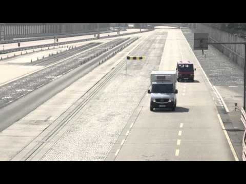 Mercedes-Benz Commercial Vehicles - Vans MB Sprinter Crosswind Assist | AutoMotoTV