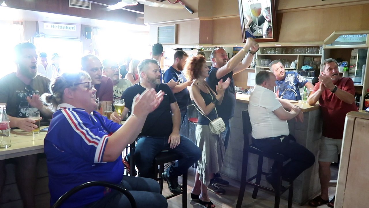 La joie des supporters déodatiens après la victoire des Bleus face à l'Uruguay