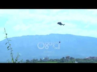 Ora News- Helikopterët pajisen me kova të reja për shuarjen e zjarreve