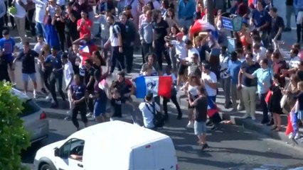 فرحة تعم شوارع باريس بترشح فرنسا إلى نصف نهائي كأس اعالم