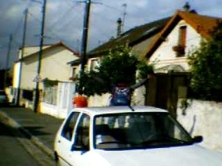 Monte sur une caisse nat ! alers c'est bien lol