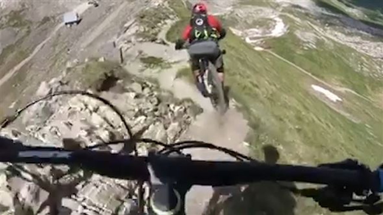 Mountainbike extreme: rasant in die tiefe