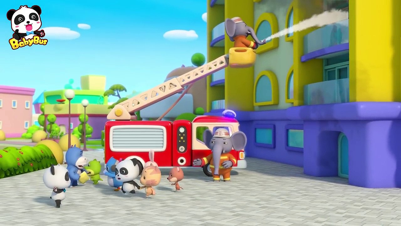 Baby Kitten's Swinging Experience | Kids Safety Tips | BabyBus Songs | BabyBus