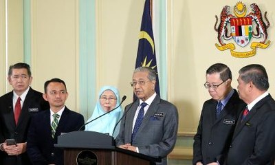 Najib's supporters call for fresh elections