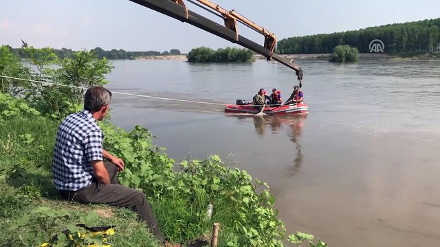 Manzara izlemeye geldiği otomobili Meriç Nehri'ne düştü - EDİRNE