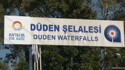 Antalya'da 40 Dereceyi Gören, Düden Şelalesi'ne Koştu