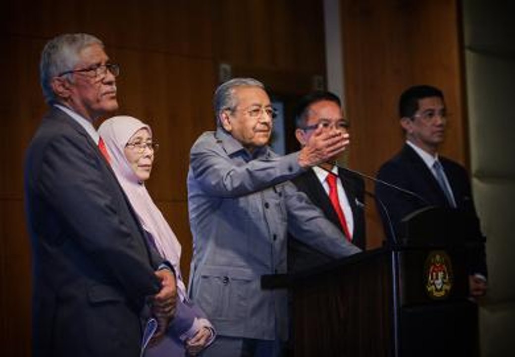PM addresses anti-corruption efforts