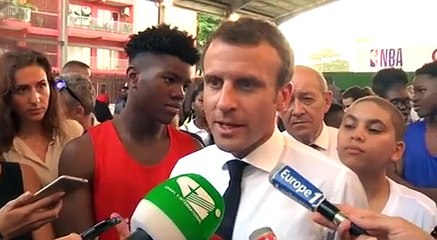 En visite au Nigéria, Macron revient sur son entretien téléphonique avec Paul Biya.