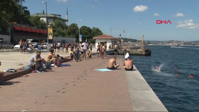 İstanbul- Sıcaktan Bunalanlar Plajlara Akın Etti 3