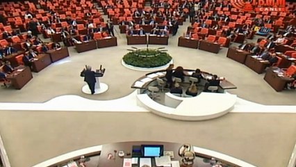 CHP'li milletvekili dördüncü denemede yemin edebildi