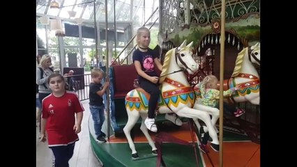 DAGJE DUINRELL + MET MIJN IPHONE 7 IN HET TIKIBAD! #VLOG81 // Nikki Vlogs