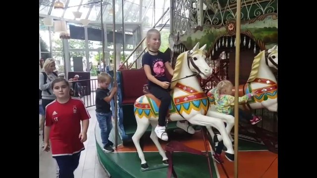 DAGJE DUINRELL + MET MIJN IPHONE 7 IN HET TIKIBAD! #VLOG81 // Nikki Vlogs