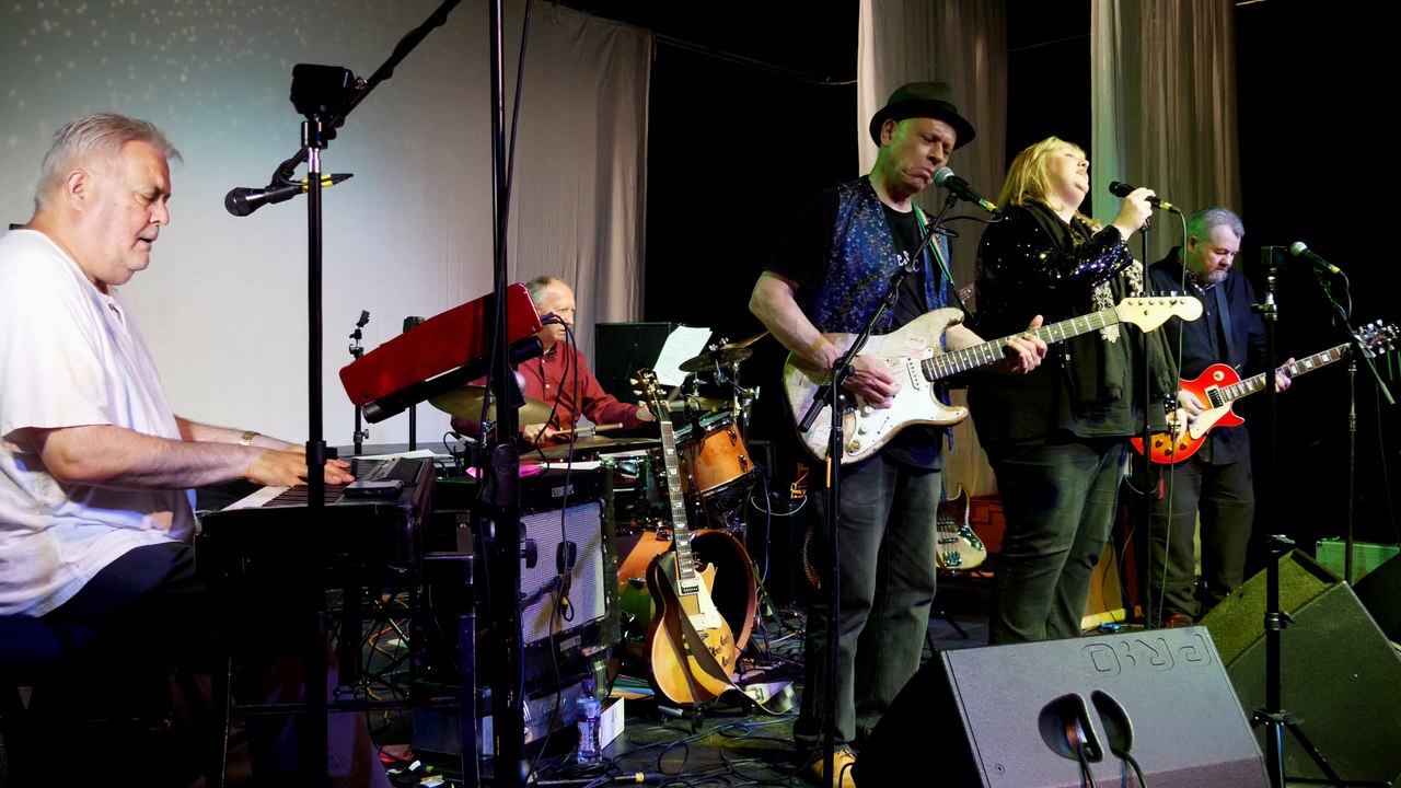 The Chess Blues Allstars feat: Katie Bradley - Hound Dog