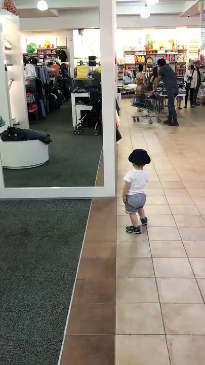 Funny Baby Confused infront of a Mirror...!!!