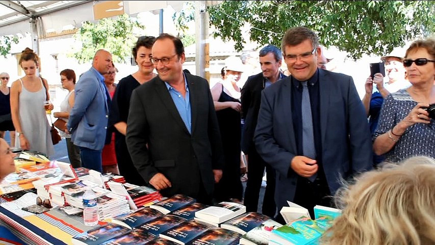 Ref:x6nwy2h François Hollande à la journée du livre de Sablet