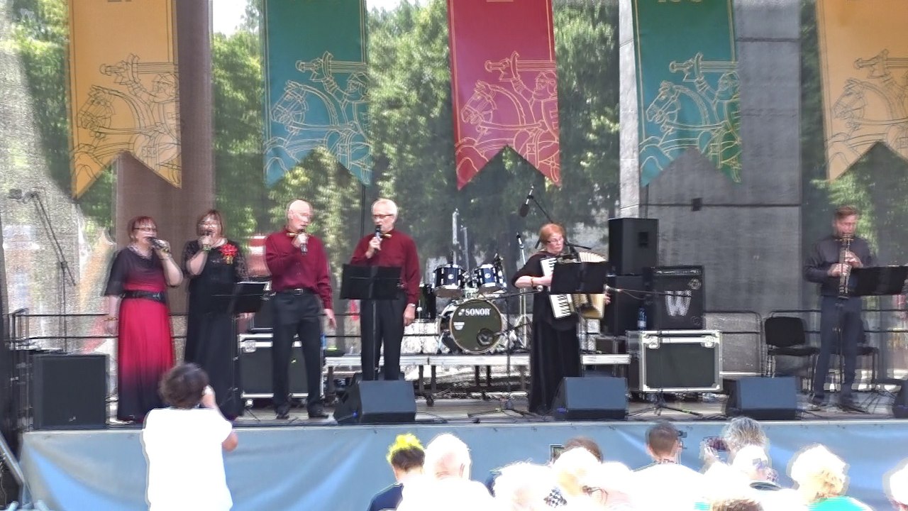 Klaipėdos m. klubo ''Ruta''ansamblio ir svečių koncertas VALSTYBES DIENAI