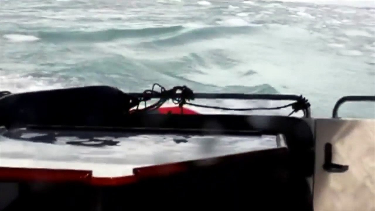 GLACIER CALVING ( 720 X 1280 )