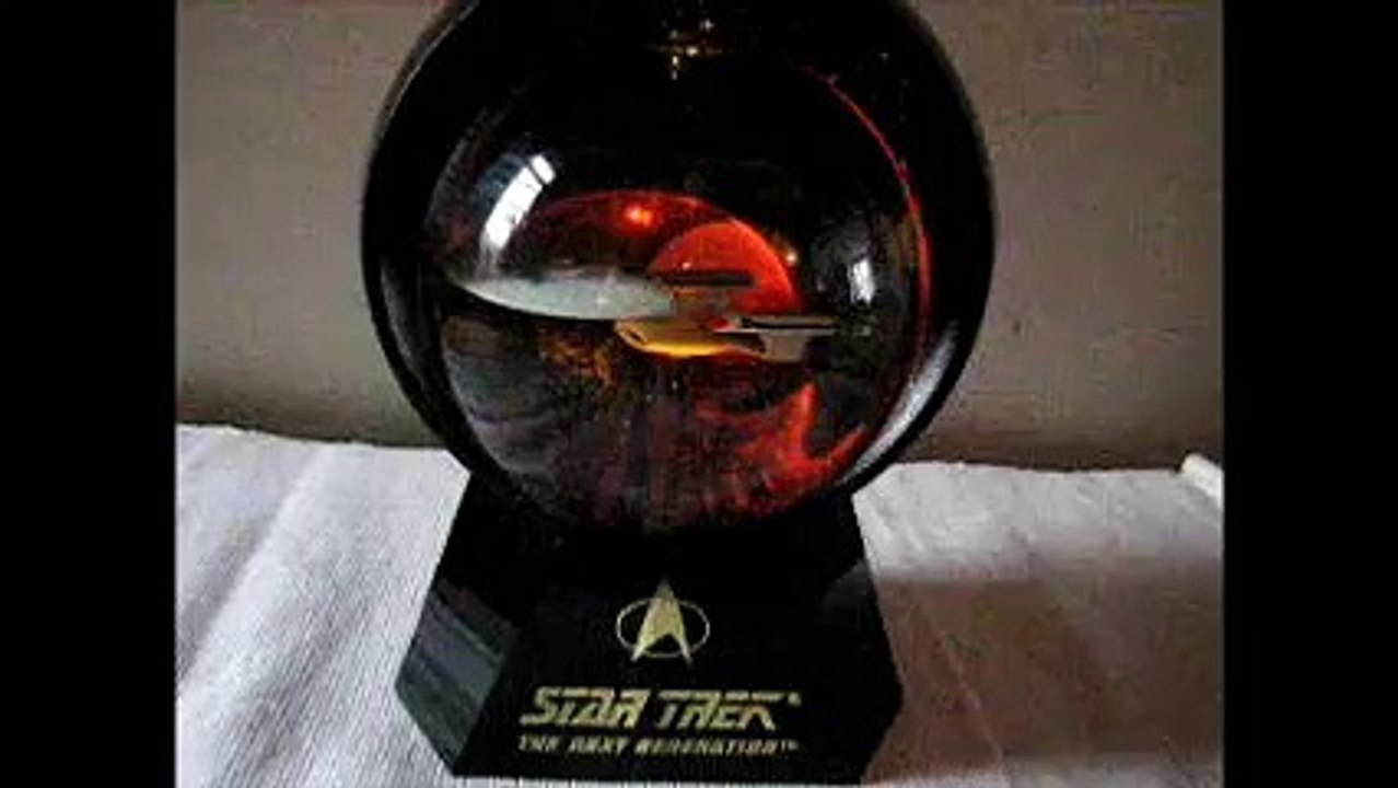 Star Trek Next Generation snow globe