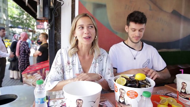Orkun Işıtmak ile Midye Dolma Challenge | Kaybeden Kıyafetlerle Denize Atlayacak!