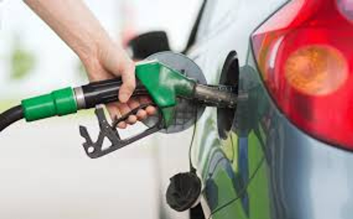 Govt announces to reduce petroleum prices from today