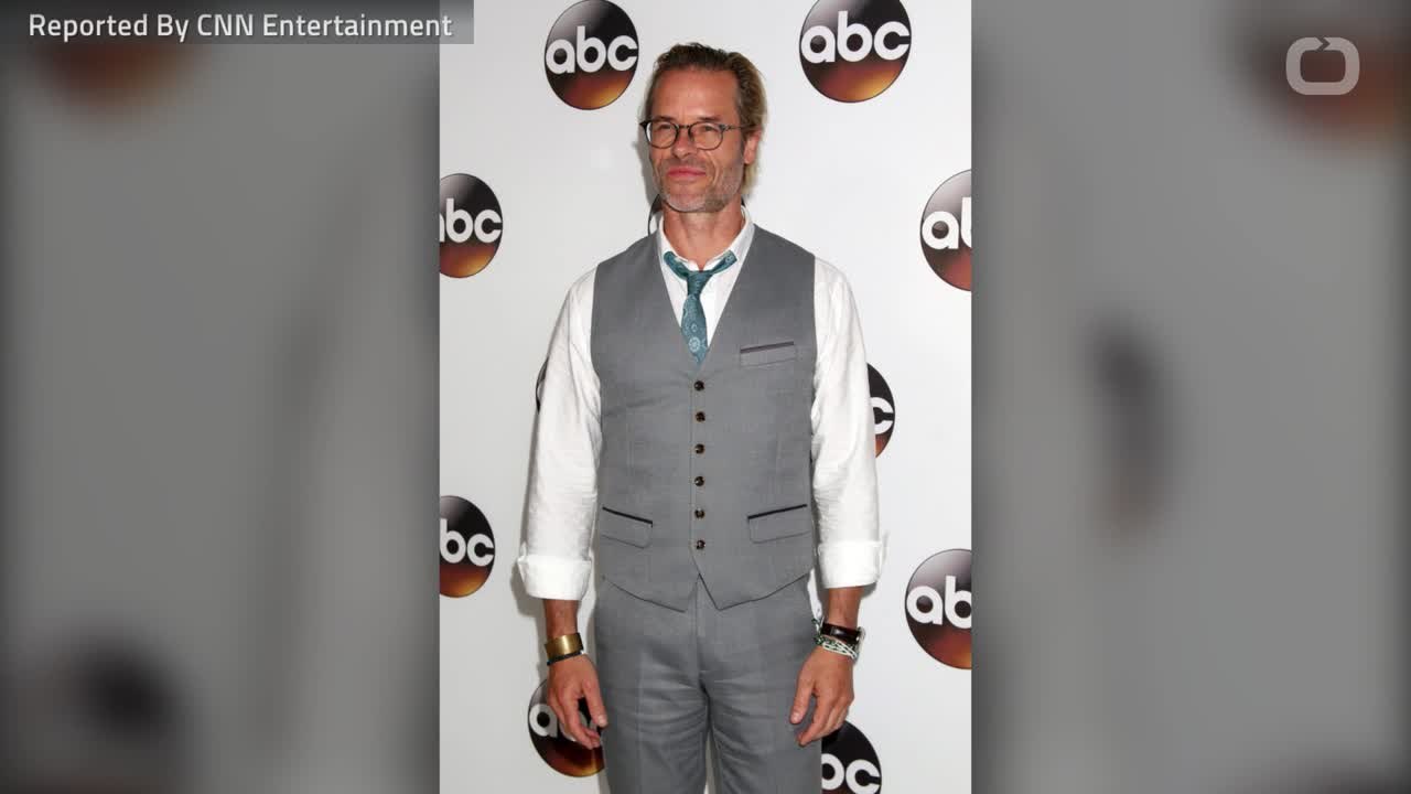 Guy Pearce Says Kevin Spacey Is "A Handsy Guy"