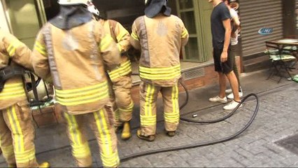 Beşiktaş Çarşı'da yangın paniği