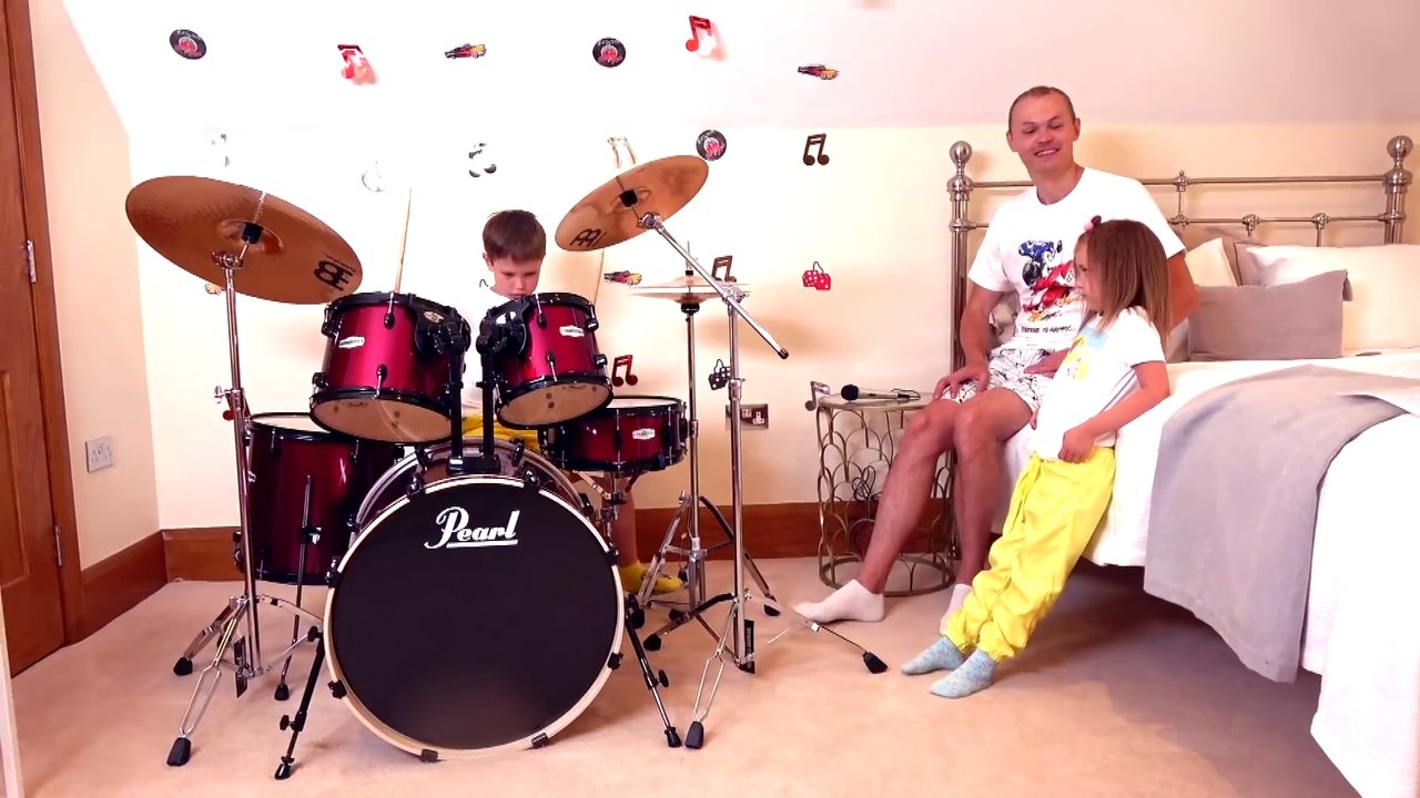 Барабаны для Макса и Кати или Max & Katy play on Musical Instruments