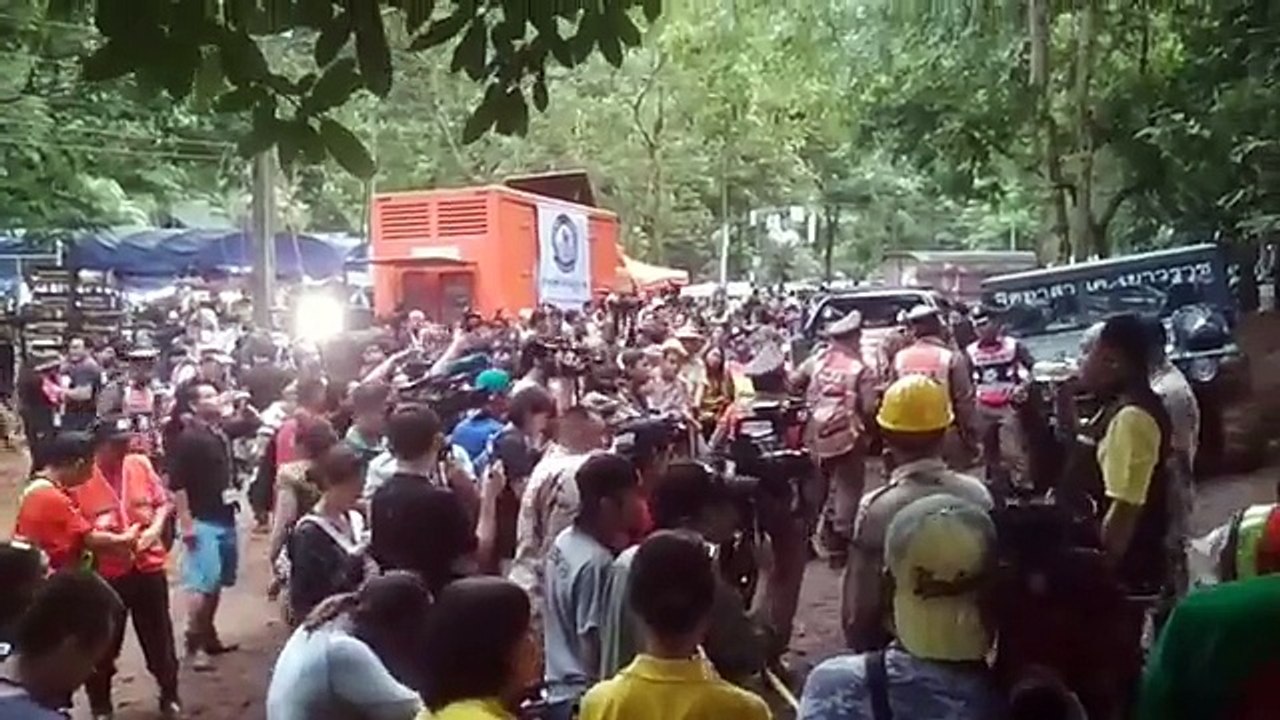 မယ္ဆိုင္ ေက်ာက္လိႈင္ဂူသို႔ မိုင္းဖုန္းဆရာေတာ္ ဘုရား တတိယအႀကိမ္ ႂကြေရာက္လာ