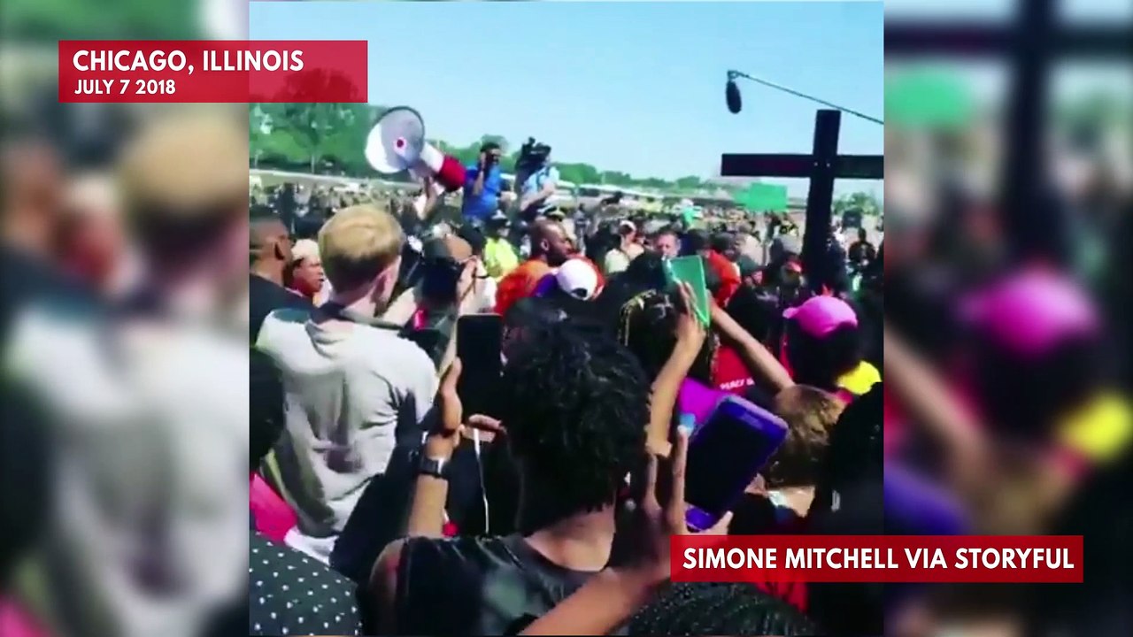 Anti-Gun Protesters Chant For Peace, Shut Down Chicago Expressway