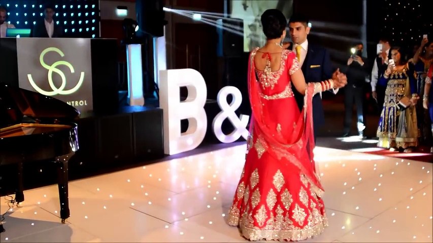ROMANTIC  COUPLE  DANCE   IN  PARTY  HD  VIDEO