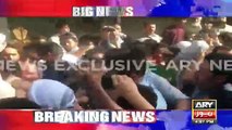 PML-N workers protecting the Captain (R) Safdar from NAB not to arrest