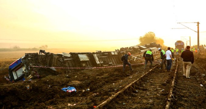 Tren Kazasında Eşini Kaybeden Kazazede O Anları Anlattı! Son Sözleri Ölüyoruz Olmuş