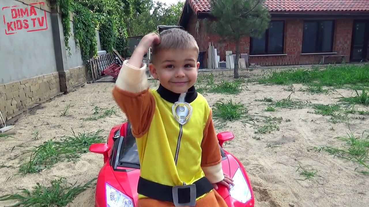 Red Lambo stuck in the sand Funny Paw Patrol Ride on POWEL WHEEL Tractor and towing car