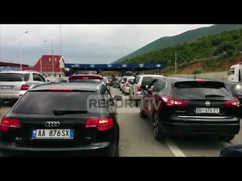 Report TV - Radhë të gjata në Morinë, pushuesit dhe emigrantët me orë të tëra në pritje