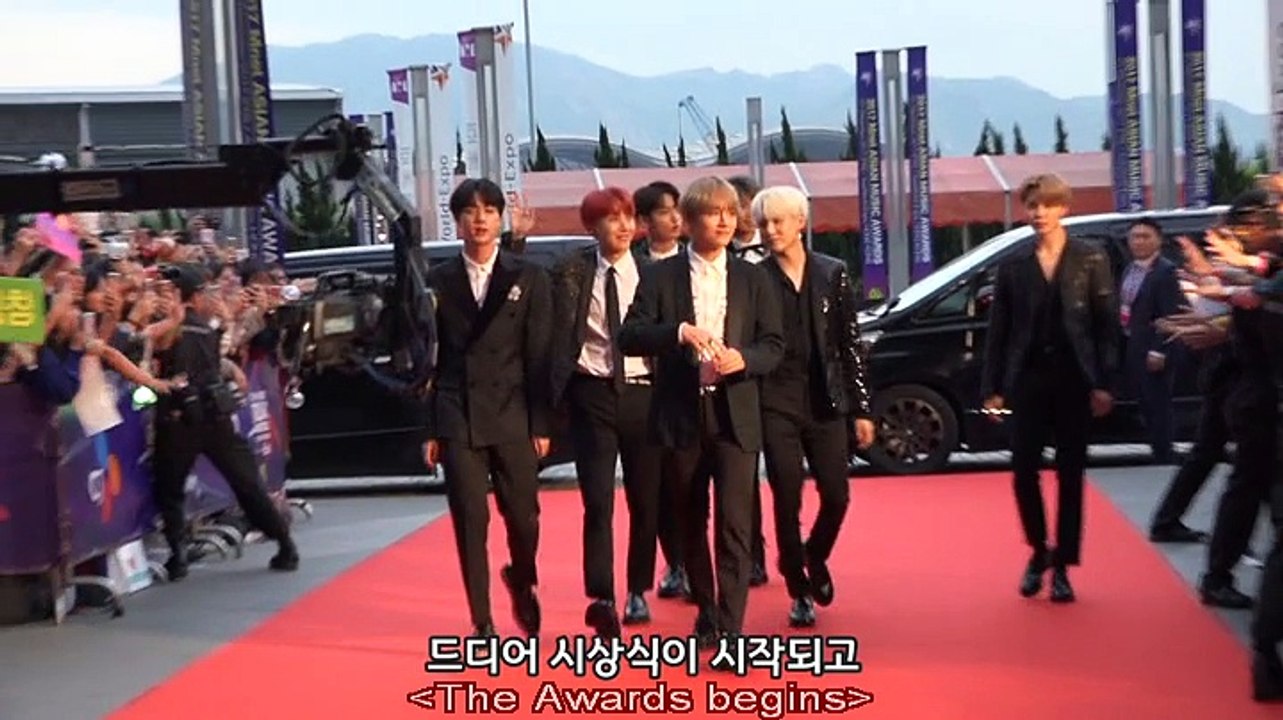 Mama - Behind Story (Memories of 2017 Disk 5)