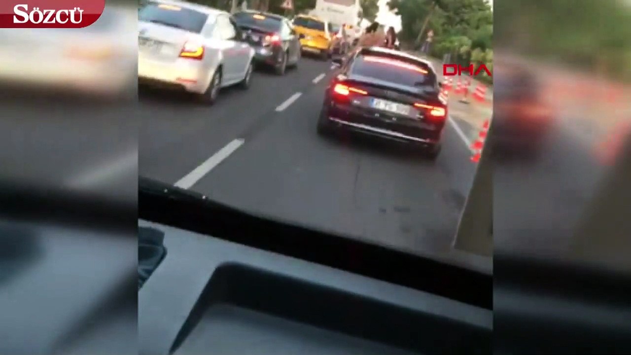 Üstü Açık Otomobilde Dans Eden Bikinili Gençler Karakolluk Oldu