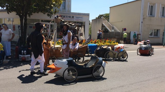 La course de voitures à pédales