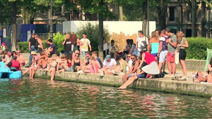 Paris canal opens to summer bathers