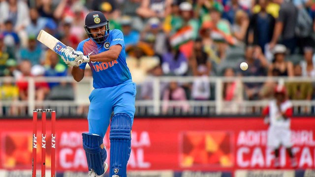 India Vs England 3rd T20: Rohit Sharma slams 16th T20I fifty | वनइंडिया हिंदी