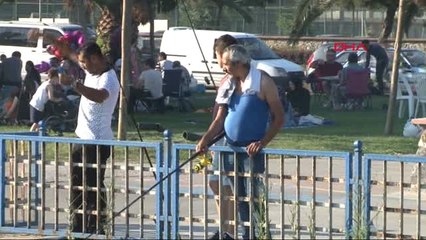 Sıcak Havada Bunalanlar Sahillere Akın Etti